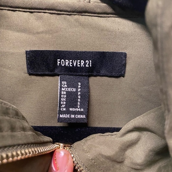 FOREVER 21 womens utility Jacket
Zip Up Hoodie Army green Size Small - Picture 4 of 10